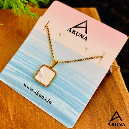 Luxe Gold Square Pendant Necklace for Women