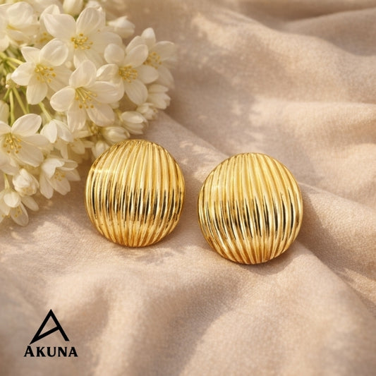 Akuna Gold Stud Earrings: Textured Round Stainless Steel - Elegant & Modern