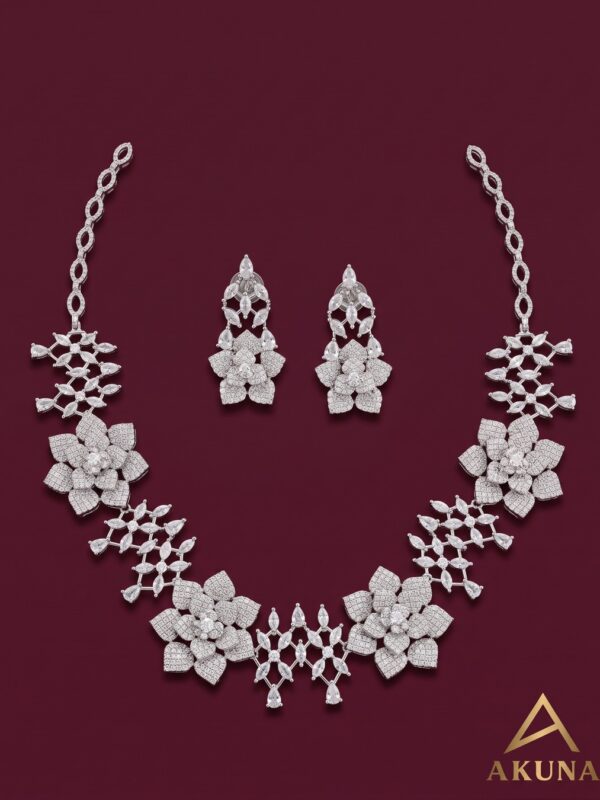 Frost Bloom Necklace Set